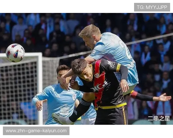 本菲卡高位逼抢导致对方防线崩溃,成功夺三分 本菲卡高位逼抢导致对方防线崩溃,成功夺三分