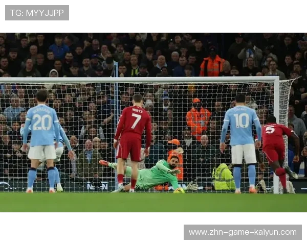 曼城靠短传连续撕裂对手禁区前区域 曼城靠短传连续撕裂对手禁区前区域