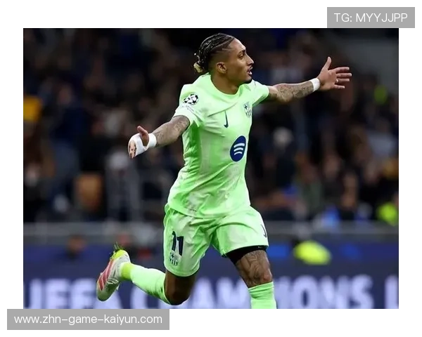 拉菲尼亚边路传中队友补射得手